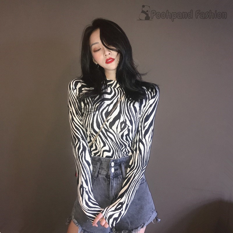 POOHPAND เสื้อครอปคอเต่า แขนยาว ทรงสวยรัดรูป ยืดได้ พอดีตัว Turtleneck แฟชั่นสไตล์เกาหลี ลายม้าลาย เซ็กซี่สุดๆ #6114