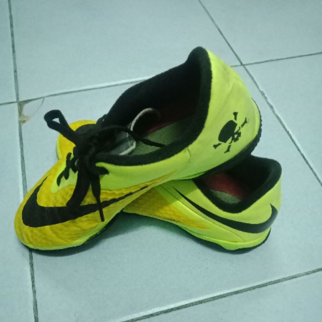 รองเท้าฟุตซอล Nike Hypervenom size 35 รองเท้ามือสอง!!!!