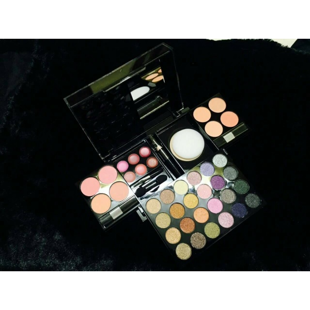 Sivanna Colors Palette