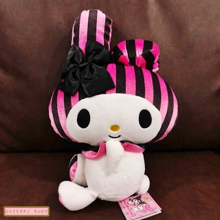 ตุ๊กตา My Melody ตัวใหญ่ ขนาด 33 x 27 x 11 ซม. เป็นแบบ limited ไม่มีขายทั่วไป ตรงสีชมพูดำด้านบนผิวแบบกำมะหยี่