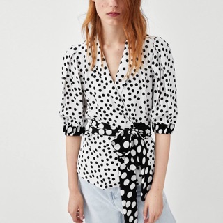 zara เสื้อpolkadot แบบผูกพันเอว