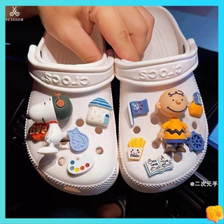 jibbitz ตัวติดรองเท้า crocs ใหม่ Ins Little Red Book Cartoon น่ารัก Snoopy Cave Shoes Shoes Shoes ต่อไปนี้และอุปกรณ์เสริมคู่สมรส