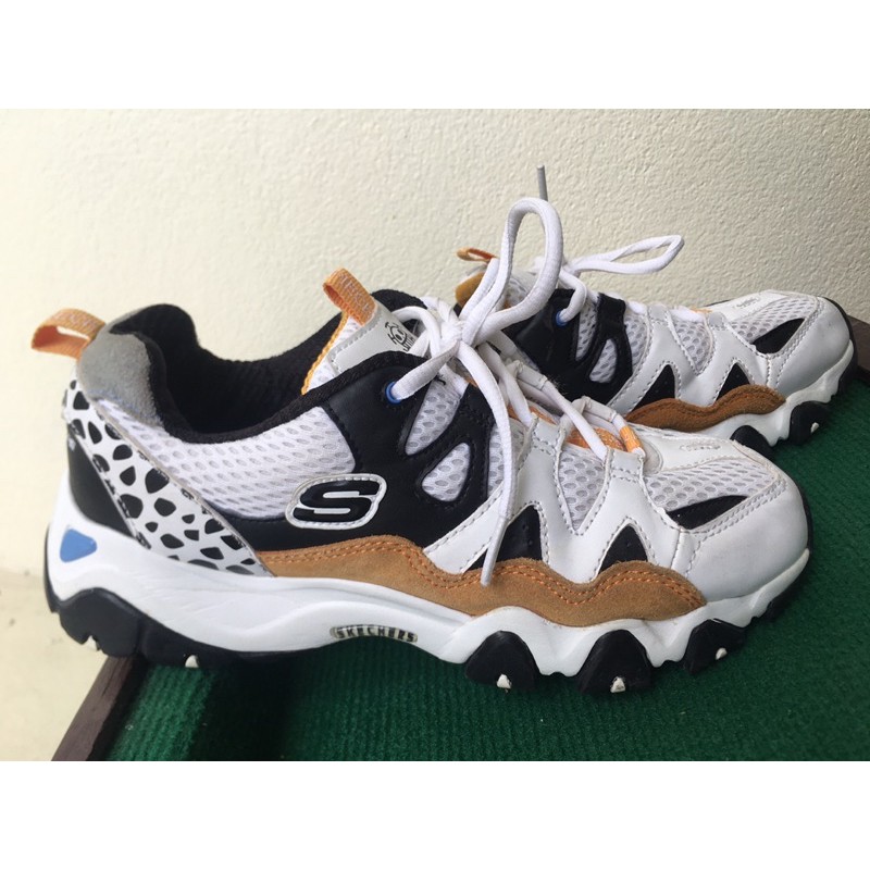 รองเท้า skechers x one piece