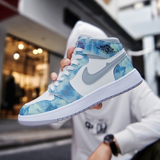 ♦AJ Air Force One รองเท้าส้นสูงลายพรางผู้ชายและผู้หญิงรองเท้าใส่รองเท้าผ้าใบเกาหลี