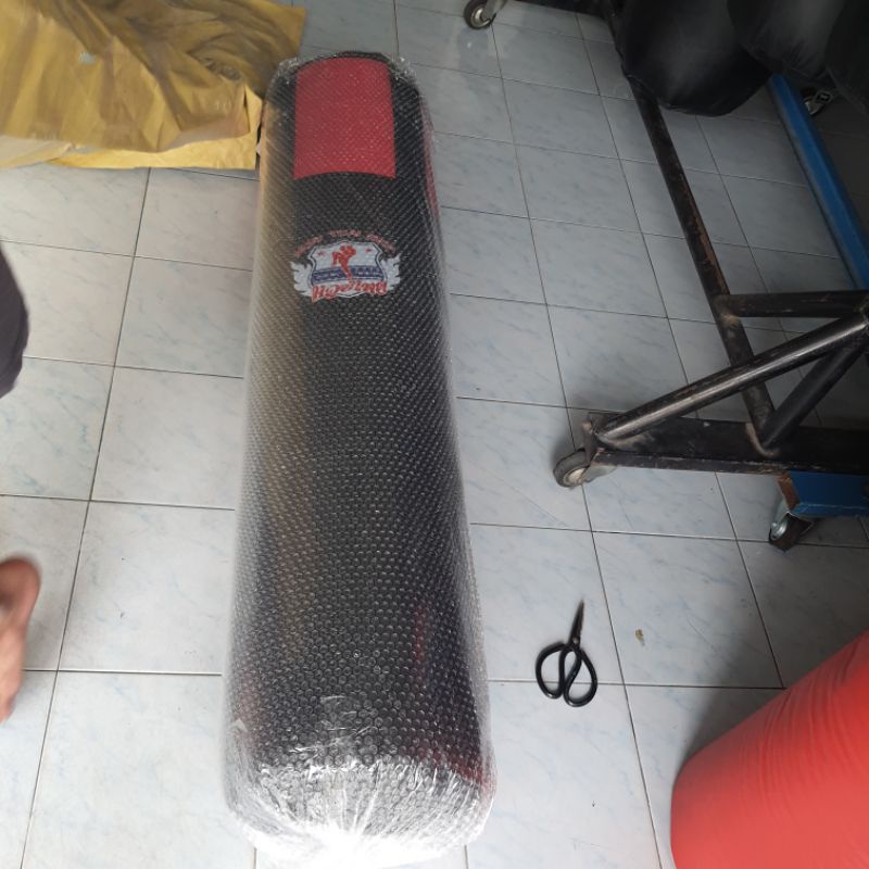 กระสอบหนังครึ่งใบแดงดำ180cm(กระสอบไม่บรรจุ)หนังแซนวิดอย่างหนากรุผ้าd600 2ชั้นแขงแร็งทนทาน สำหรับมืออาชีพ ตอกกระดุมสแน็ป ราคา ถูกที่สุด ดีลบีเคเค แกลเลอรีภาพที่ 3