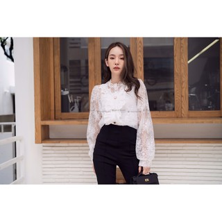เสื้อลูกไม้แถมเสื้อสายเดี่ยวด้านใน กระดุมทอง Brand : VSHOPBRAND  Code : 9938-8