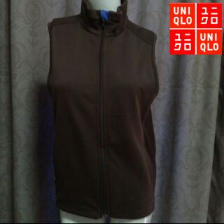 เสื้อกั๊กbobytech uniqlo