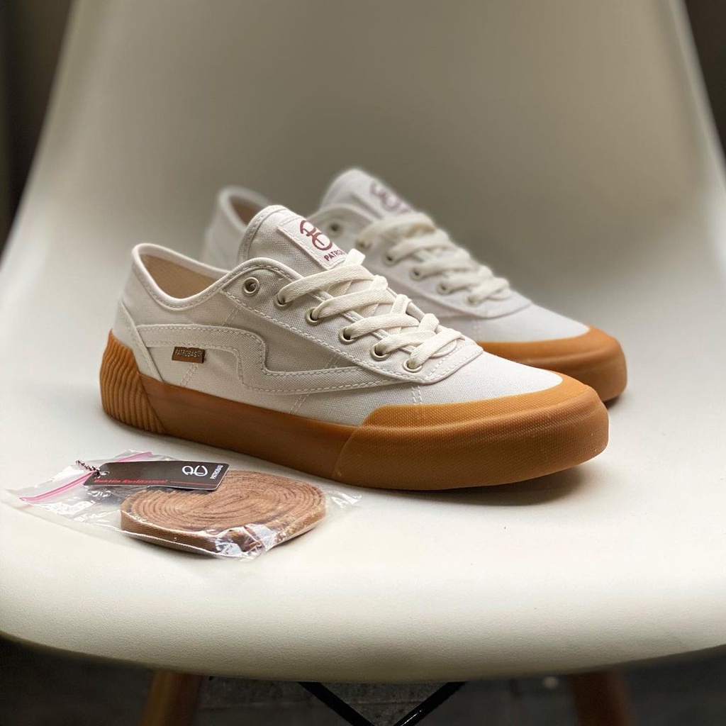 รองเท้า Patrobas Equip White Gum