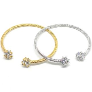 กำไลข้อมือเงินหุ้ม Platinum Plated ประดับเพชร CZ ที่ตัวเรือน เปล่งประกาย มีเอกลักษณ์ สวยหรู