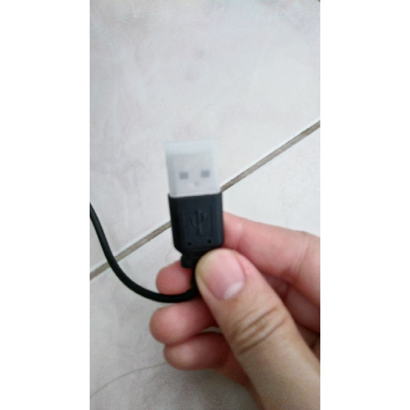 พลาสติกกันฝุ่น USB-A สีขาว ดำ