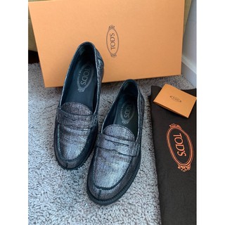 Used : รองเท้า TOD’s loafers Size 36 ของแท้ 100%