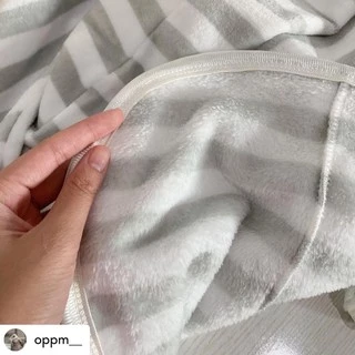 [🔥 มีโค้ดส่วนลด] Mollisblanket ผ้าห่มมีแขนสีเทาลาย Soft Grey