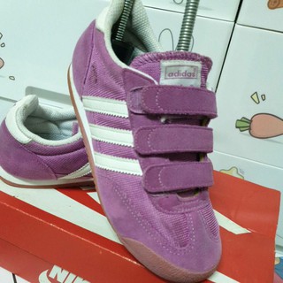 รองเท้าเด็กมือสอง 20.5 adidas