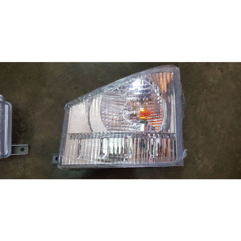 ไฟเลี้ยวมุม NPR ปี 2009 NMR NPR135 NPR150 NPR175 ตราเพชร