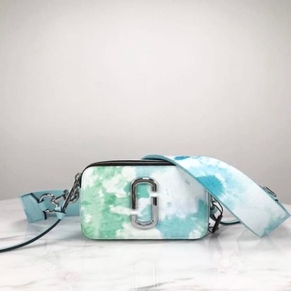 กระเป๋าสะพายข้าง มาเพิ่มแล้วค่ะ The Snapshort tie-dye Crossbody Bag พูดเลยสวยมากๆนะคะ อยากให้ได้ใช้กัน (สีฟ้า)