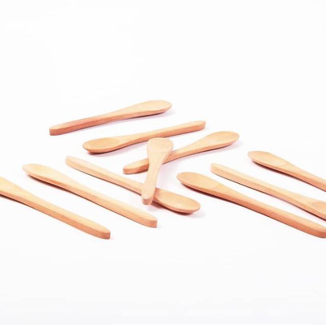 TINI SPOON WOODEN SPOON ICE CREAM PUDDING SPOON FOOD PHOTO PROPERTY WOODEN PLATES