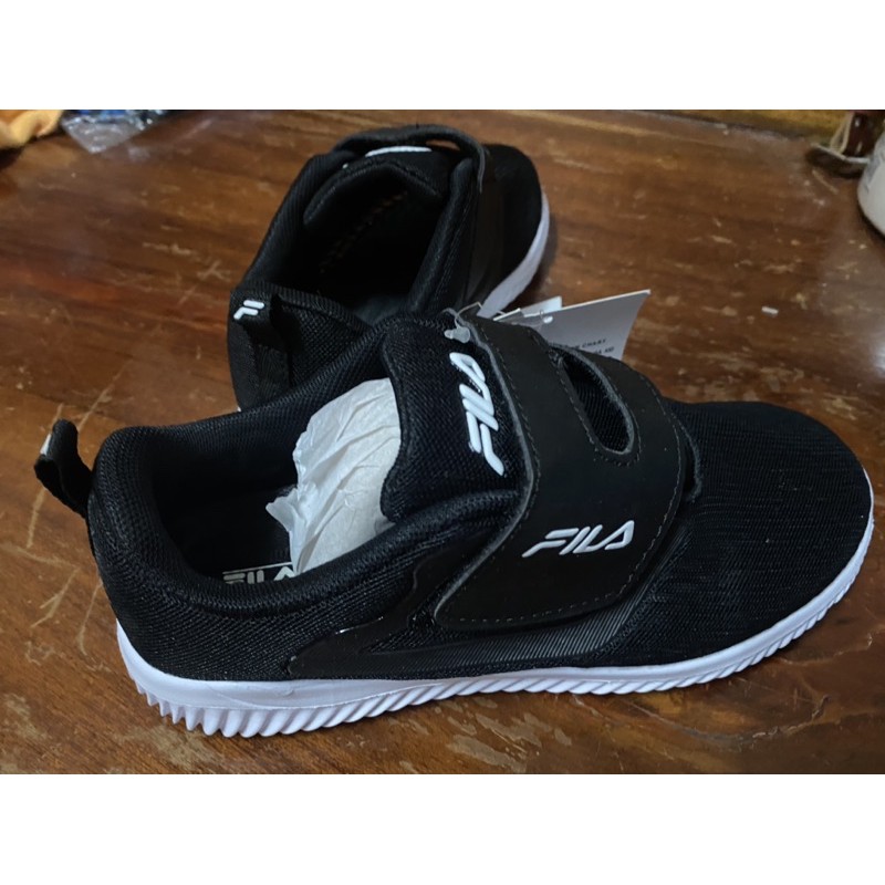 รองเท้าผ้าใบเด็ก Fila แท้ 100% สีดำ