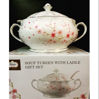 Soup tureen with ladle gift set