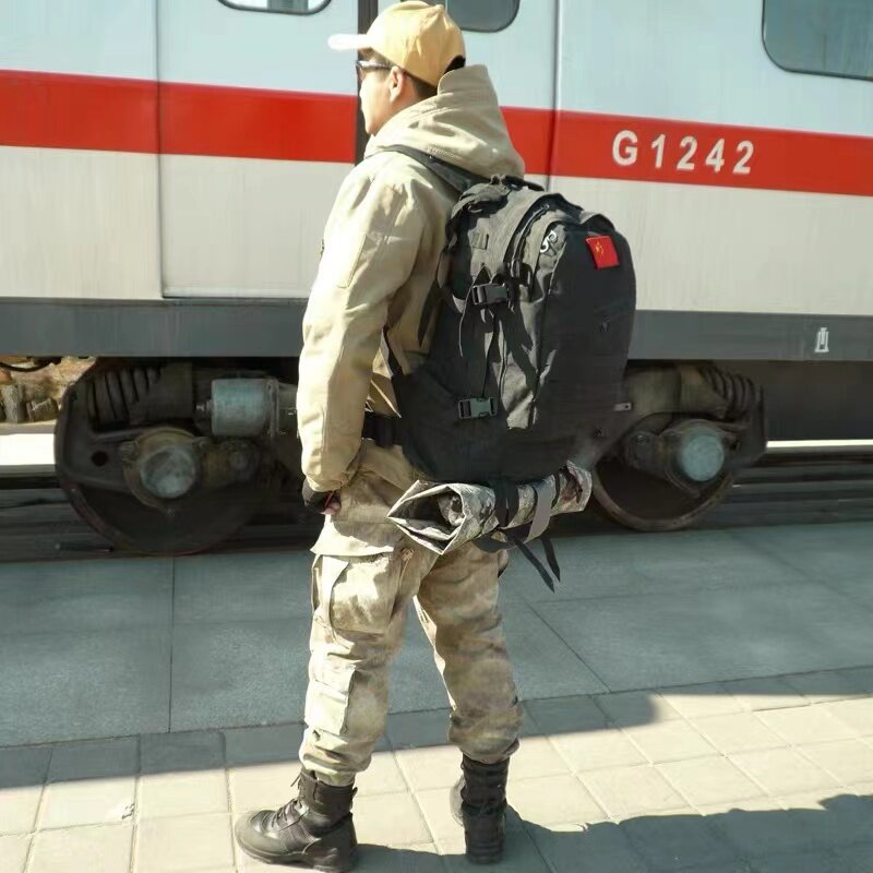 Hiking Backpack 40L กระเป้าเป้ กระเป๋าเป้ทหาร กันน้ำ กระเป๋าเดินป่า ระบบรองรับเอว เหมาะสําหรับกีฬากลางแจ้ง