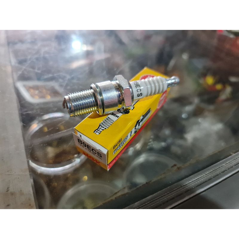 หัวเทียน NGK B9ECS ดั้งเดิม