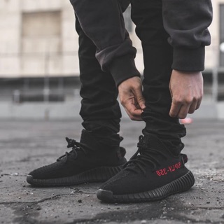 Yeezy boost 350 BRED