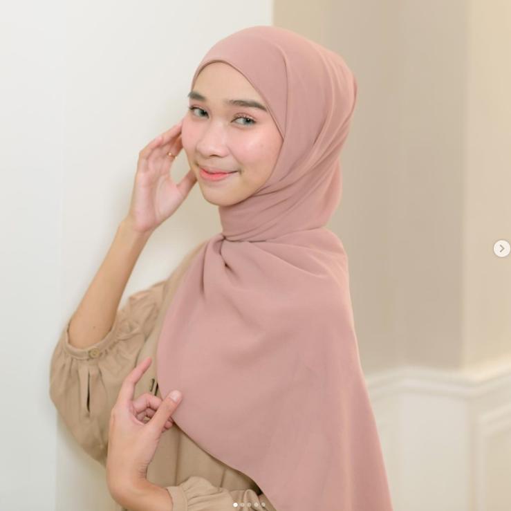 B08m Yumna Pashmina ภายใน VF8