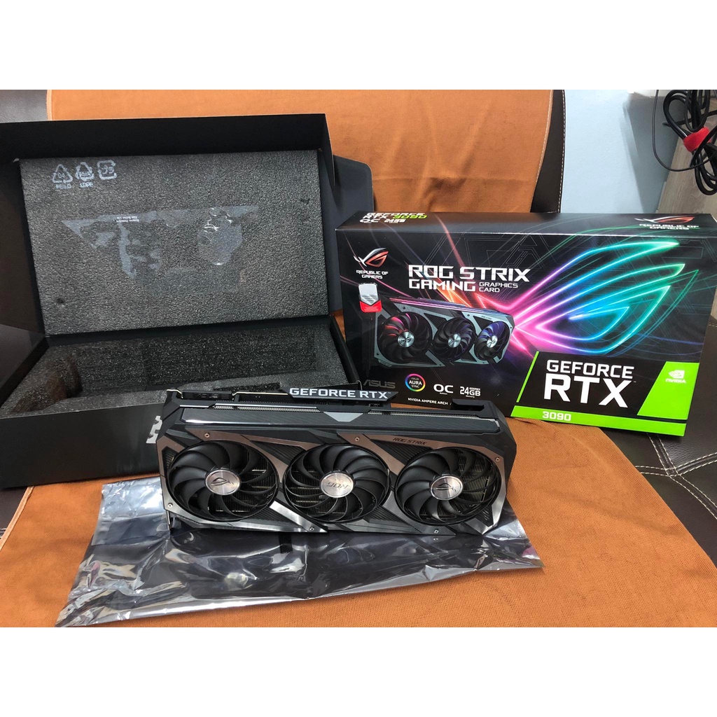 ASUS ROG STRIX RTX3090 O24G GAMING สภาพน้อง ๆ มือหนึ่ง !!