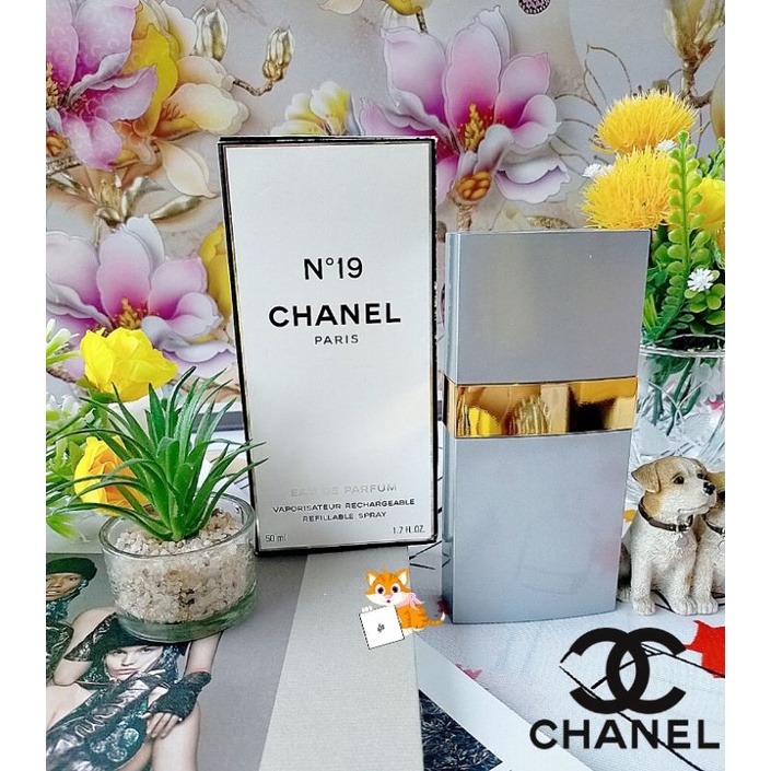 Chanel N°19 Eau De Parfum Refillable Spray Vintage Rare 50 ml. ( กล่องขาย )