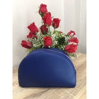 กระเป๋าสำหรับใส่เครื่องสำอางขนาดพกพา. ยี่ห้อ Estee ขนาด 21x1…