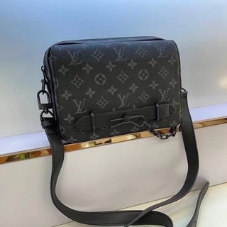 LOUIS VUITTON STEAMER MESSENGER BAG MONOGRAM ECLIPSE CANVAS กระเป๋าสะพายข้าง ทรงแมสเซนเจอร์ แบรนด์หลุยส์วิตตอง โมโนแกรม