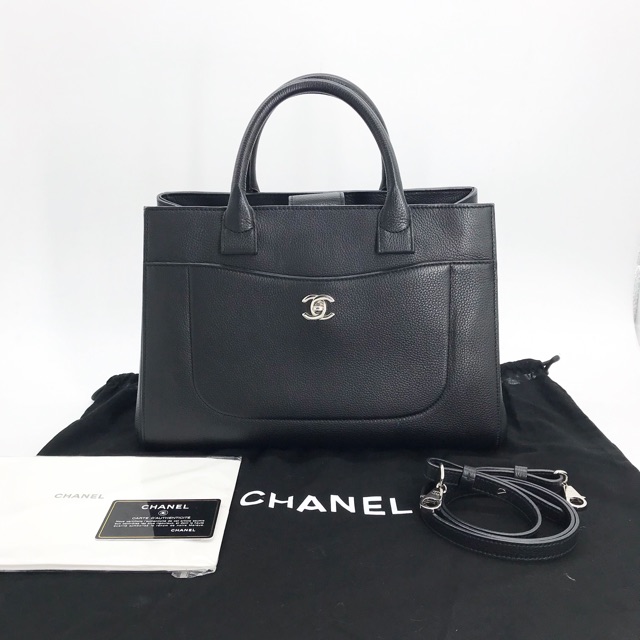 Chanel Neo Executive Grain Leather ( Like New! 90% ) holo23
