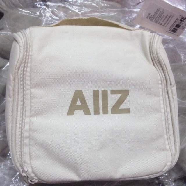 กระเป๋าเครื่องสำอาง AIIZ