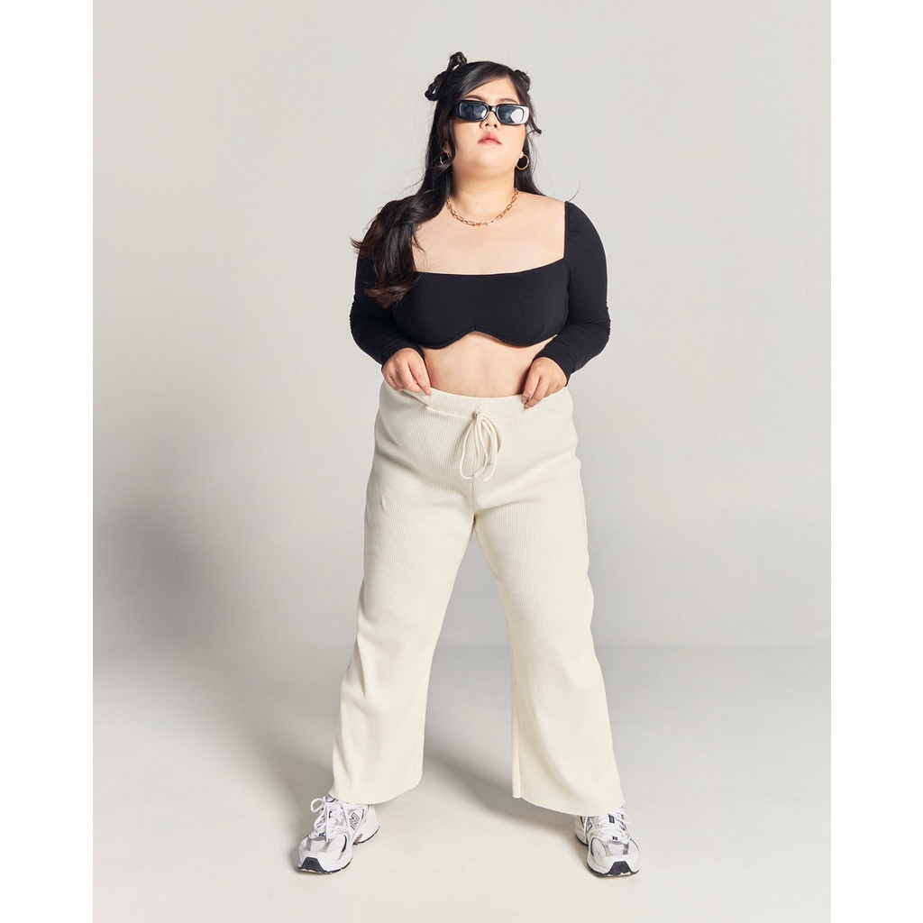 TASTY PANTS IN VANILA PLUSSIZE