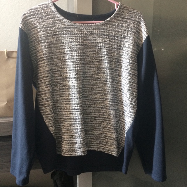 Sale !!!!! Navy crop sweater