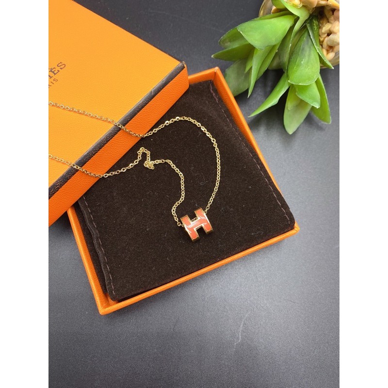 สินค้าขายดี สร้อยคอจี้ลงยาลายH สแตนเลส ใส่ไม่แพ้ไม่ดำ - รูปที่ 3