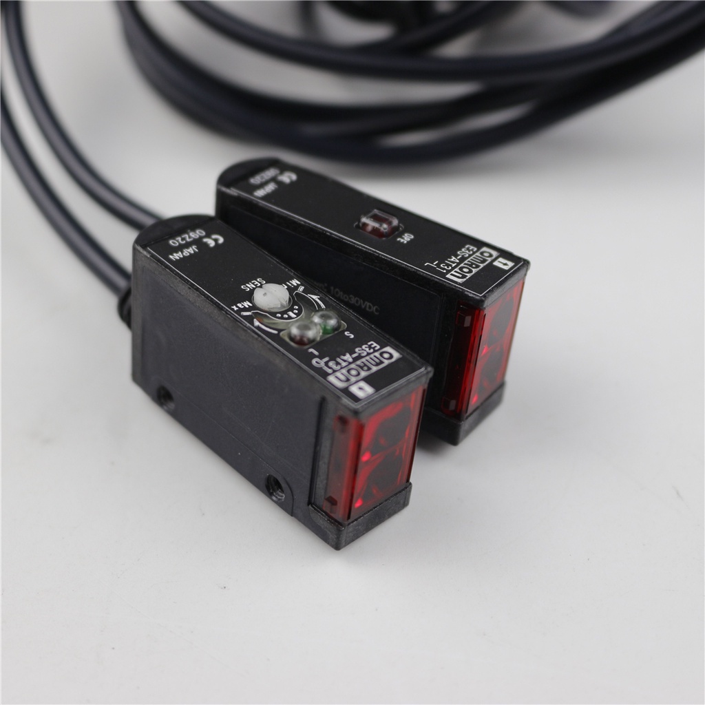 โฟโตอิเล็กทริคเซนเซอร์ E3S-AT11 / 21 / AT31 / 36/86 / AD12 / 61 / AR11 / AR61 / 81 E3S-AT31