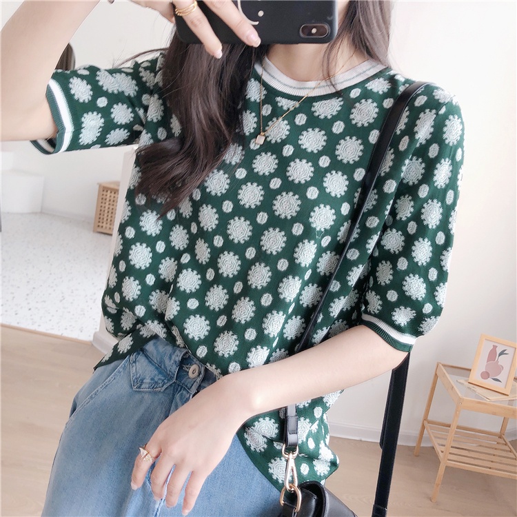 LH.Sunday🍀 ☄️✨งานใหม่กริ๊บบเลยจ้าสาวๆ เสื้อยืดคอกลม ลายใหม่ดีเทลสดใสกับดอกไม้น่ารักชิคๆ ผ้านิ่มสวมใส่สบาย ราคาสบายกระเป๋ามากแม่ รีบมาตำกันน๊า💙🤍