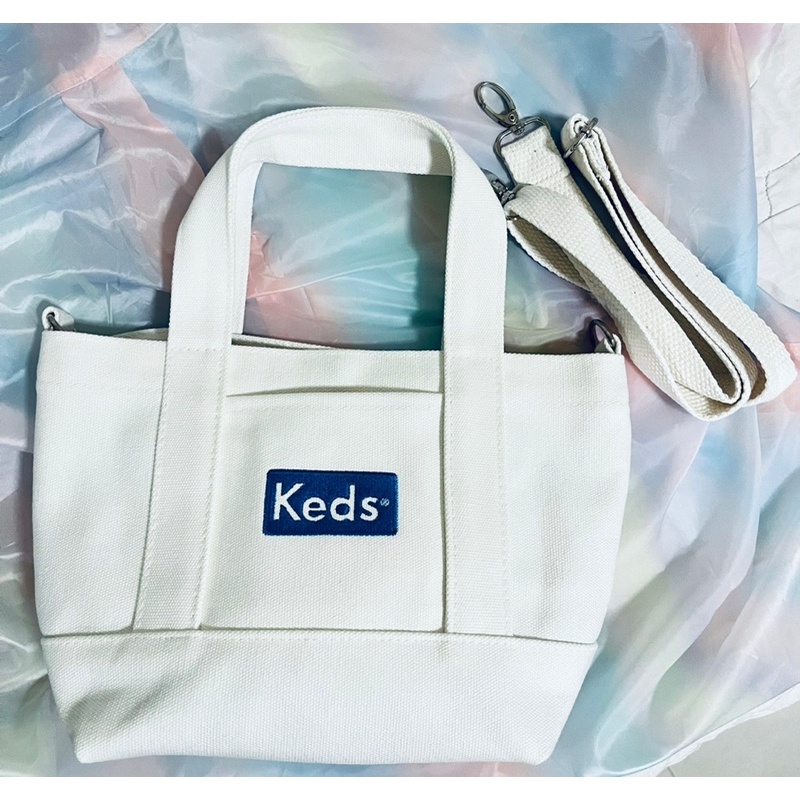 กระเป๋าผ้า Keds ของใหม่ค่ะ ตรงโลโก้ปักนะคะ