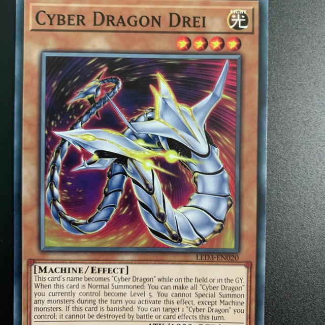 การ์ด Yugioh: Cyber dragon drei
