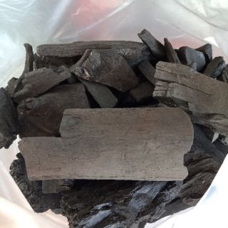 ถุงละ 5 กิโลกรัม ถ่านไม้ยูคา ถ่านไม้ ถ่านไม้รวม  charcoal 5kg.