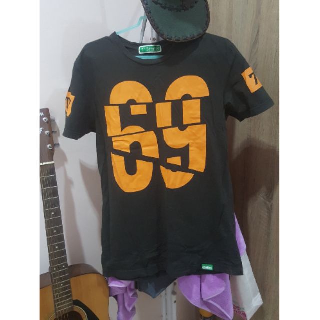 7th street เสื้อยืด