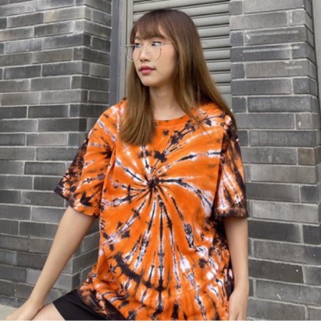 [ส่งใน1-2วัน] เสื้อมัดย้อมสีสด UNISEX | TIE DYE T-SHIRT | ผ้า Cotton100% - KT132 - มะละกอสุก(ส้ม-ดำ)