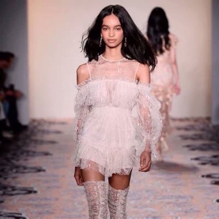 Alice McCall งานปังงงงงง ตัดเองขึ้นแบบ 1:1 ลูกไม้นุ่มมากยืดได้ คือดีจนไม่รู้จะบอกยังไง