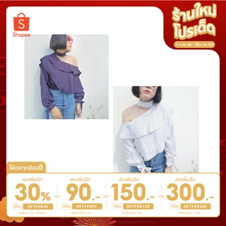 [ลดเพิ่ม 90 บาท ใส่โค้ด DETFEB90] เสื้อเชิ้ตลายจุด ดีเทลเปิดไหล่ คล้องคอ