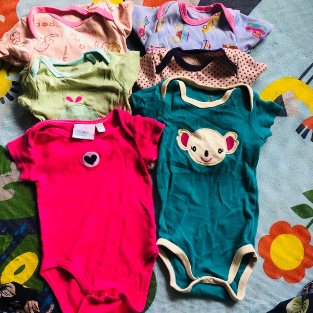 เสื้อผ้าเด็กแรกเกิดถึง2 เดือนมือสอง