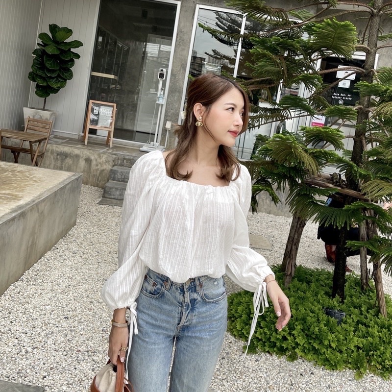 New! เสื้อแขนยาวสีขาว จาก Me.instyle