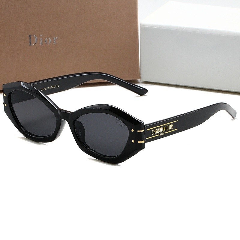 Sunglasses 172 บาท แว่นตากันแดด ป้องกันรังสียูวี แฟชั่นใหม่ สําหรับผู้ชาย และผู้หญิง 2023 9096 Fashion Accessories