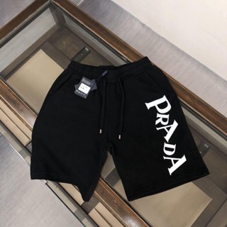 Prada กางเกงขาสั้นลําลอง ผ้าฝ้าย พิมพ์ลายโลโก้ แฟชั่นฤดูร้อน สําหรับผู้ชาย 2023