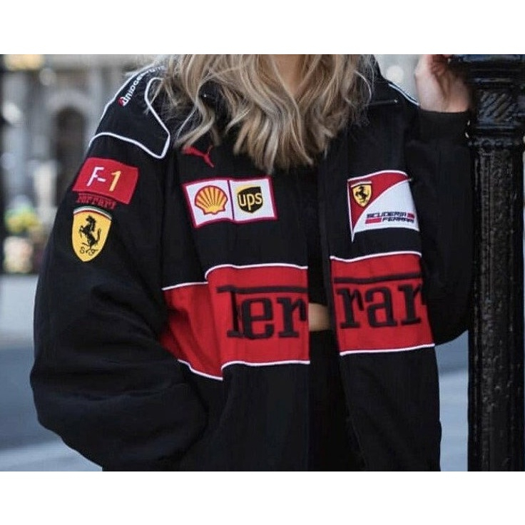 F1 เสื้อแจ็กเก็ตแขนยาว ผ้าฝ้าย ปักลาย Ferrari Team สีดํา แฟชั่นฤดูใบไม้ร่วง และฤดูหนาว สไตล์เรโทร สําหรับแข่งรถจักรยานยนต์