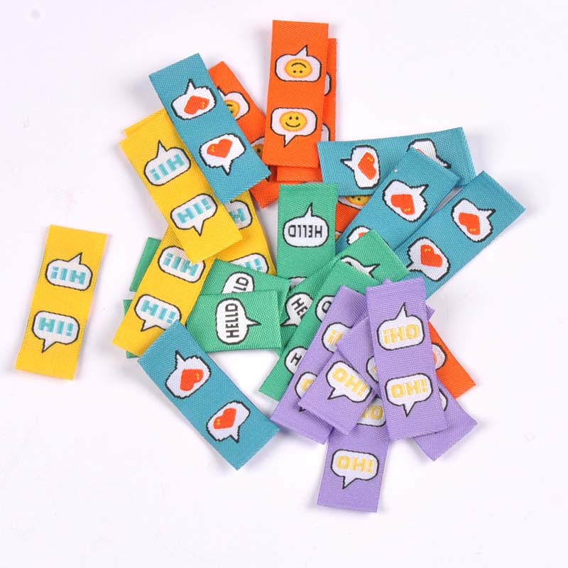 50 ชิ้น/ล็อตMulticolorเย็บปักถักร้อยป้ายสําหรับเย็บผ้าเสื้อผ้าHandmadeอุปกรณ์เสริมเสื้อผ้าCareกระเป๋าแท็กDIYหัตถกรรม 1.5x4 ซม.CP2777